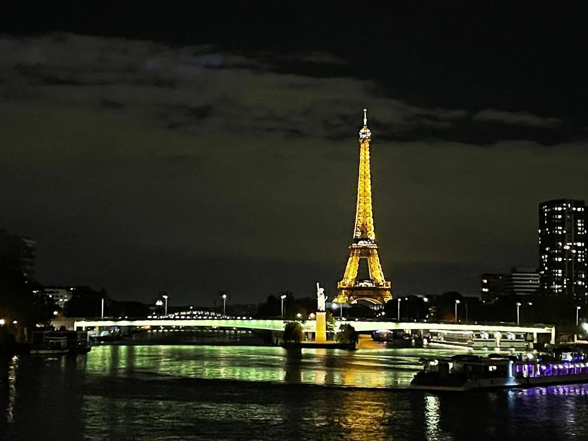 Private Room In Tour Eiffel Apart Paris